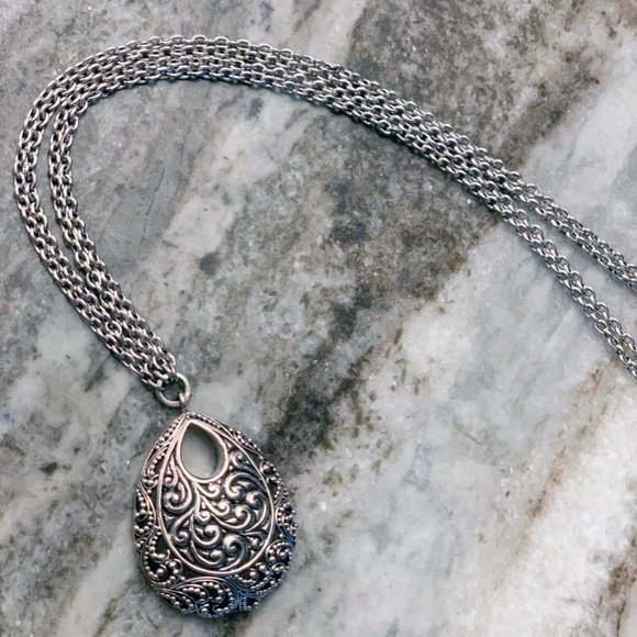 Lois Hill Jewelry - Lois Hill 2 strand Filigree scroll oval necklace. Incredible detail. Beautiful!!